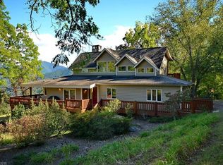 220 Silverbell Ln, Waynesville, NC 28786