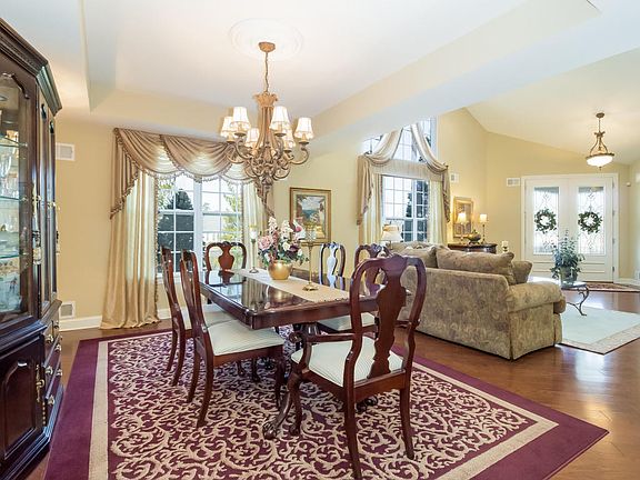 5th image of 138 Enclave Blvd