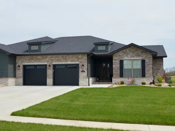 1114 E Wesley Dr, O'Fallon, IL 62269