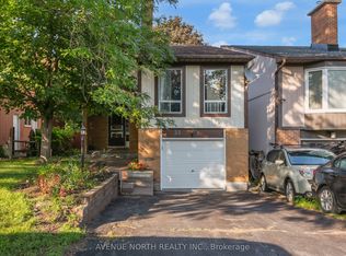 23 Bluegrass Dr, Ottawa, ON K2M 1G2