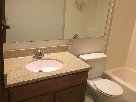 3rd image of 1372 Carling Dr APT 204