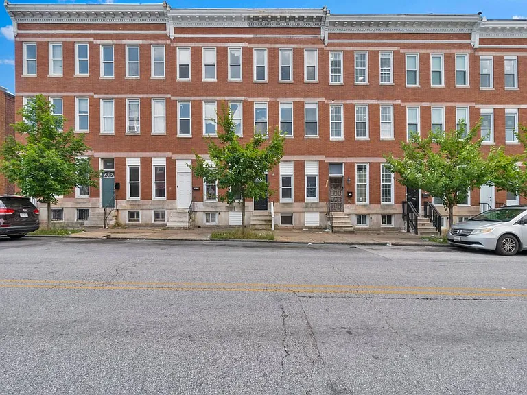 2617 E Preston St — Photo 1