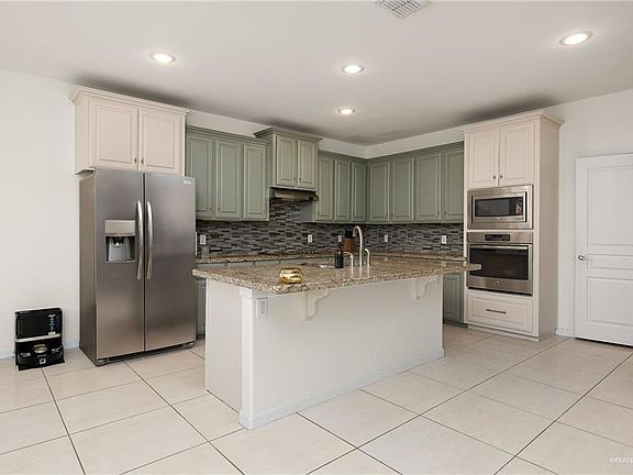 4th image of 3914 Revilla St
