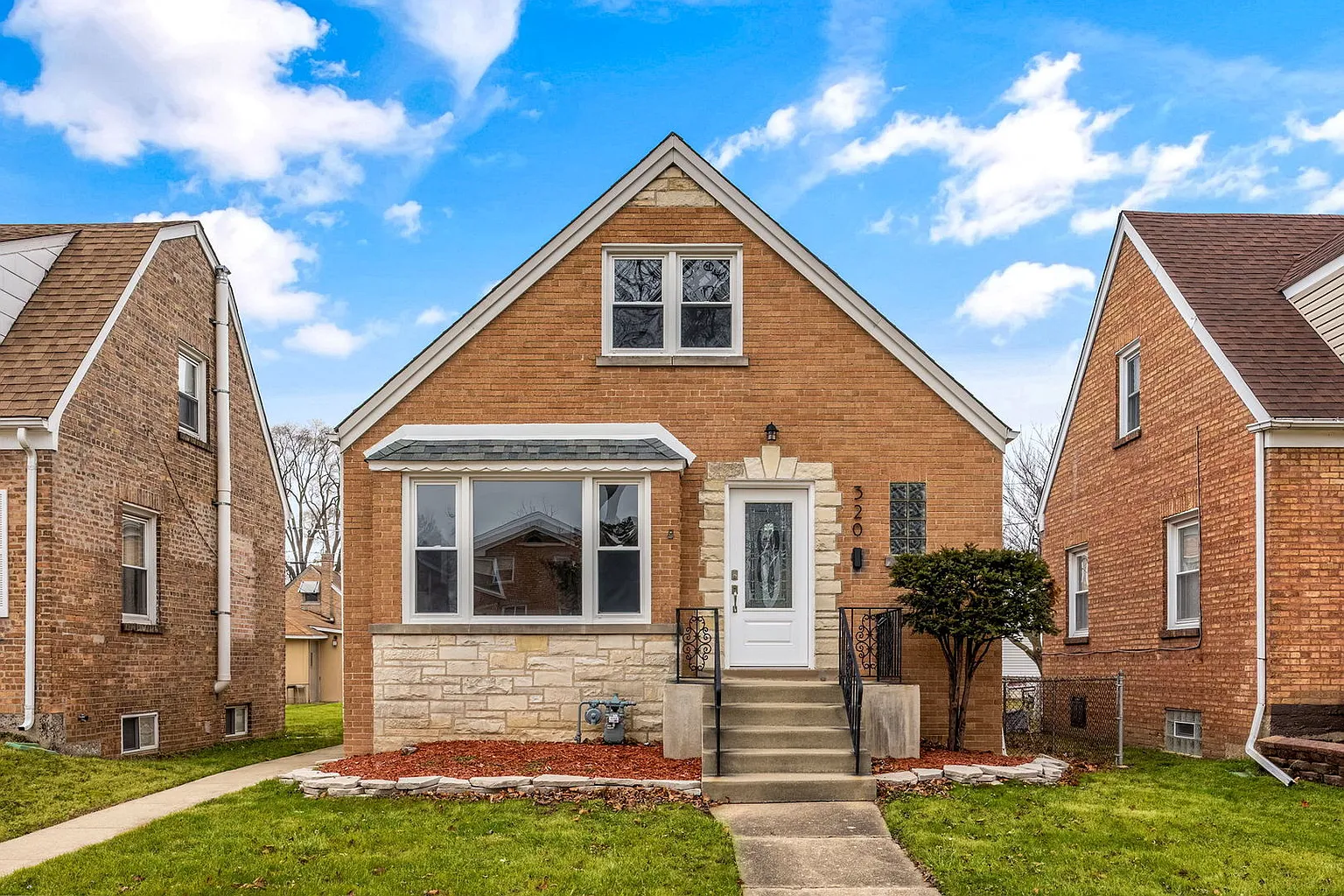 320 Hyde Park Ave photo 1