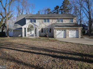 8 Chippenham Dr, Voorhees, NJ 08043