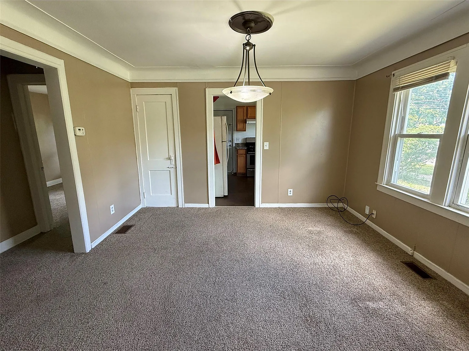 2 bed, 1.0 bath, 900 sqft, $1,395 — Photo 2