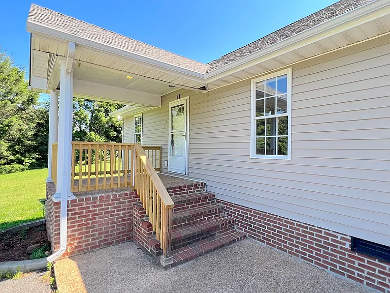 121 Abe Rd — Photo 2