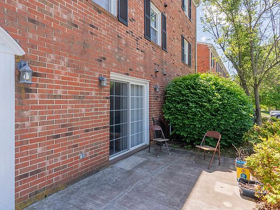 3rd image of 307 Loudon Rd APT 512