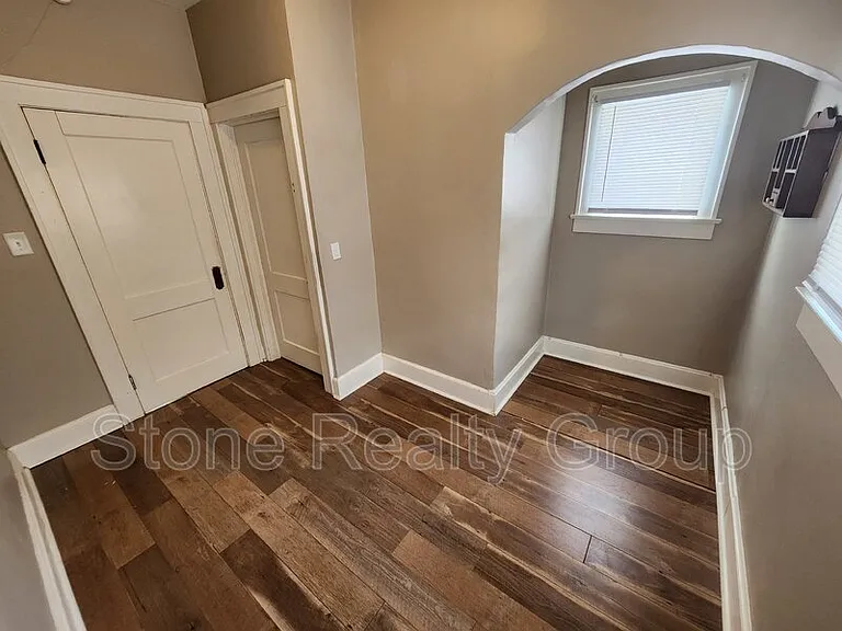 1419 S 11th 1/2 St — Photo 5