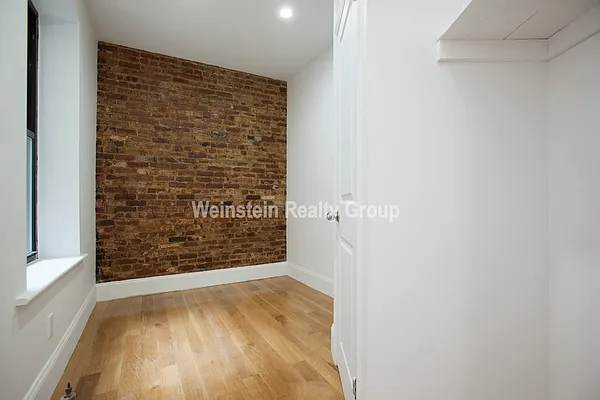 Rented by Weinstein Realty Group | media 34