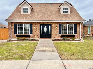 13000 N Lake Carmel Dr, New Orleans, LA 70128