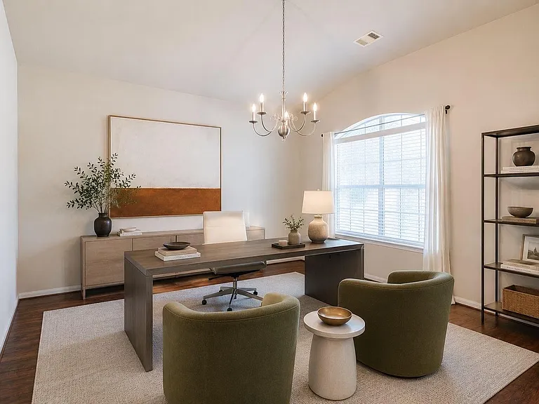 2419 Marquette Trl — Photo 1