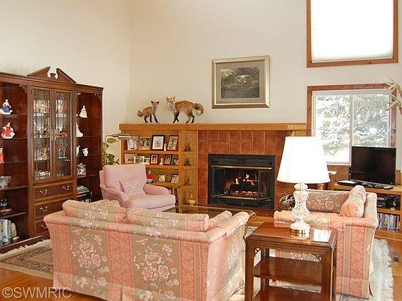 4th image of 10711 Peninsula Dr