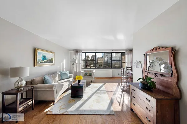 Sold by Metropolitan Property Group | media 2
