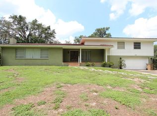 522 S Riverhills Dr, Temple Terrace, FL 33617