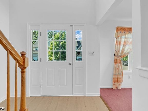 4th image of 4 Leigh Rd