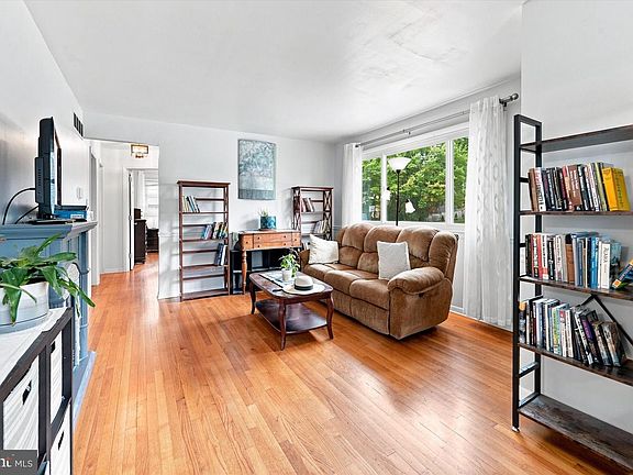 5th image of 1592 Letitia Ln