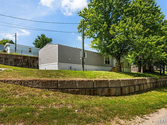 3rd image of 5614 Verdant Dr
