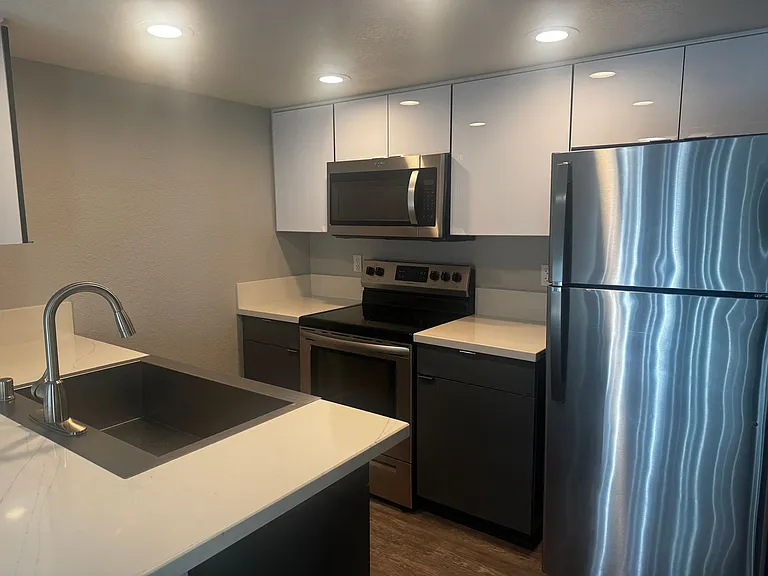 Corona Pointe Resort — Photo 239