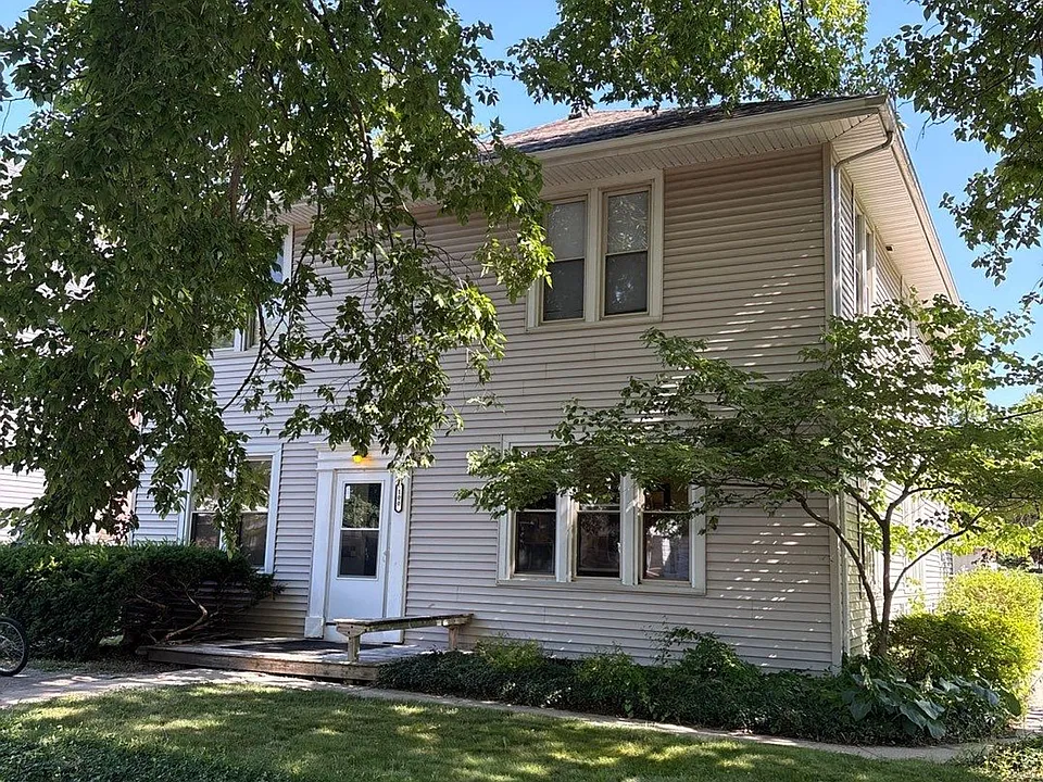 100 Sylvia St