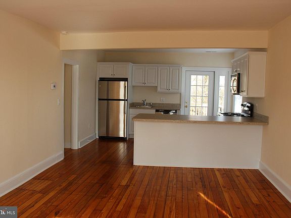 5th image of 205 Railroad Ave #A