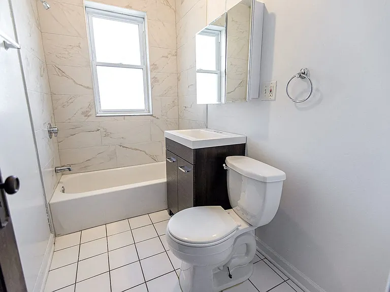 5348 N Wolcott Ave — Photo 9