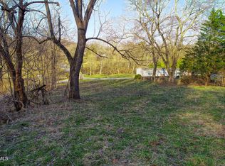 135 Old Fall Creek Rd, Blountville, TN 37617
