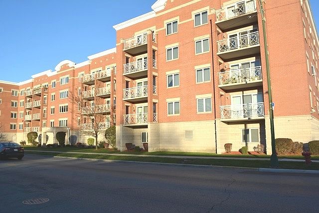 1st image of 2919 N Harlem Ave APT 213