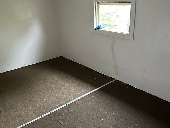 2nd image of 4854 W Congress Pkwy