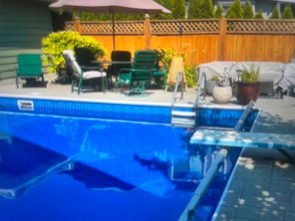 4th image of 9211 Chapmond Cres #11