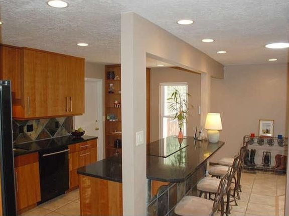 5th image of 7711 Hermanson Pl NE