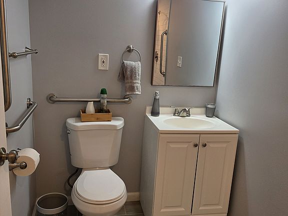 5th image of 2804 Bellbrook St Room 1