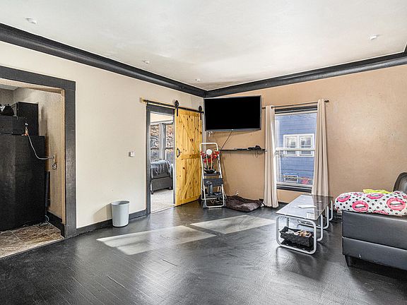 3rd image of 1417 Charles Ave
