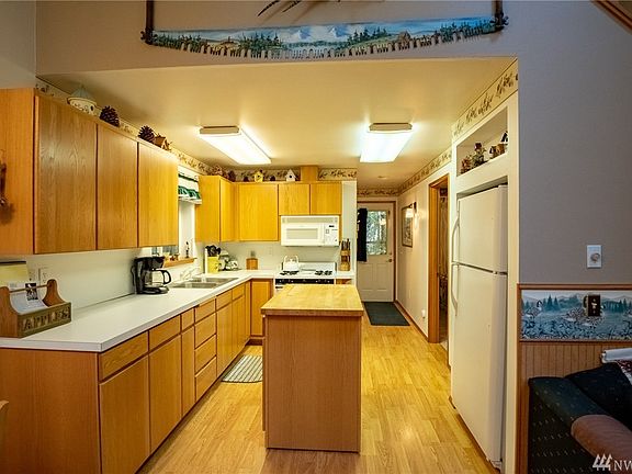 5th image of 440 N Mount Jupiter Dr