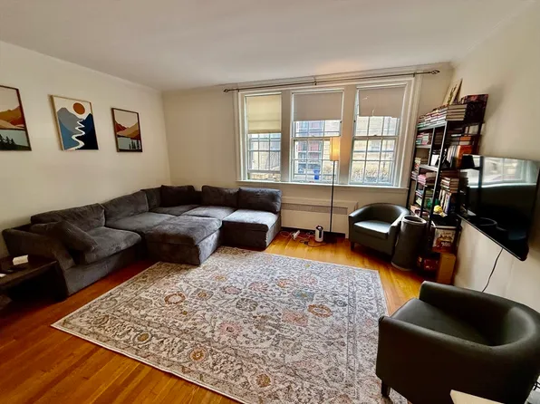 116 Park St APT 2, Brookline, MA 02446