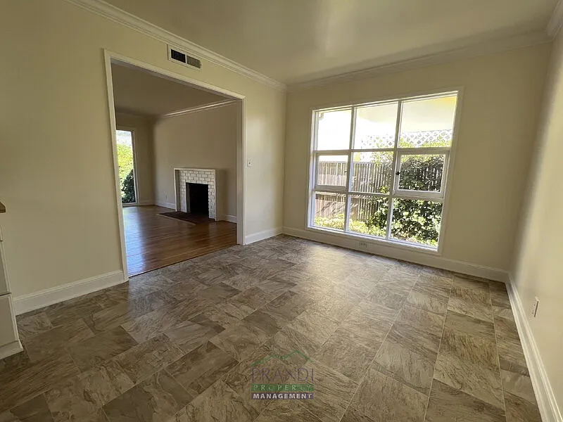 3 bed, 2.0 bath, 1248 sqft, $5,500 — Photo 4