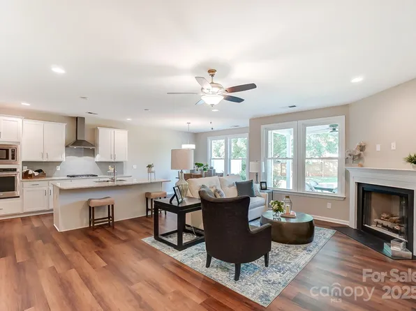 10408 Audubon Ridge Dr, Cornelius, NC 28031