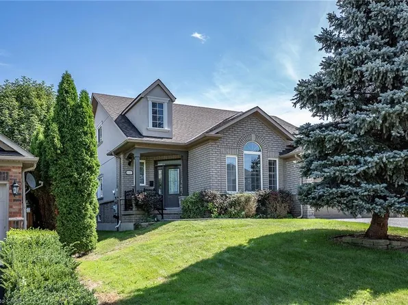 151 Moore Cres, Hamilton, ON L9G 4Z9