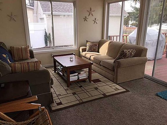 5th image of 3704 Meadow Dr