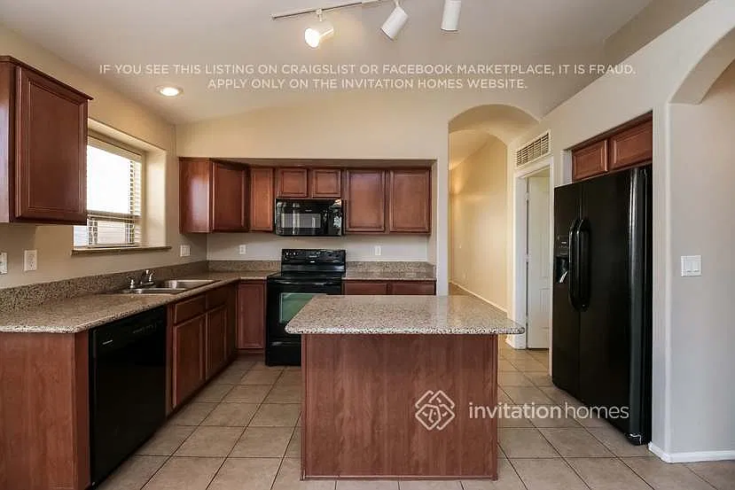 5525 W Wood St Phoenix, AZ 85043 — Photo 4