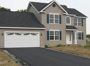 3 Berry Patch Way, Queensbury, NY 12804