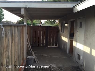 5th image of 3530 S Woodland St