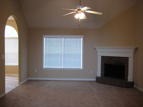 3rd image of 4483 Meadow Cliff Dr