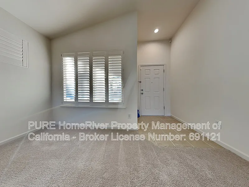 3 bed, 2.0 bath, 1507 sqft, $2,595 — Photo 3
