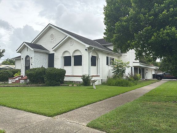 2nd image of 211 Church St