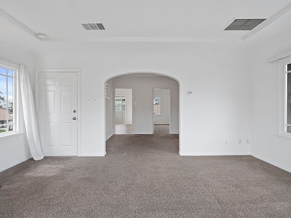 4th image of 824-832 Torrance Blvd #826