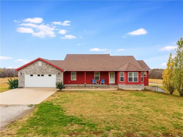 6181 NW 316th St, Gower, MO 64454