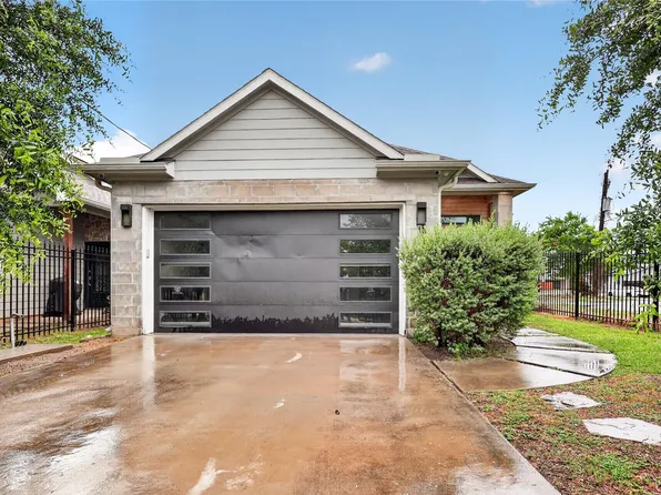 3267 Simmons St, Houston, TX 77004