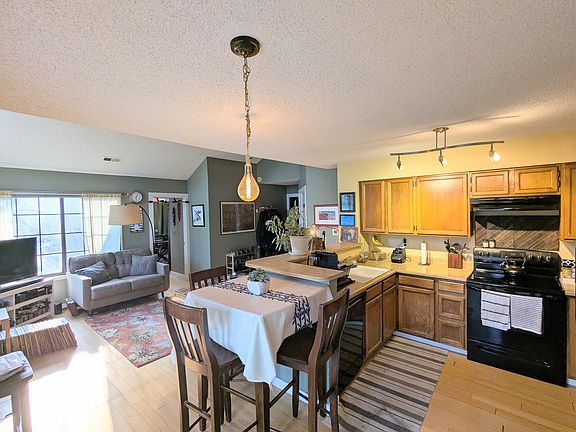 Dining Room/ Kitchen