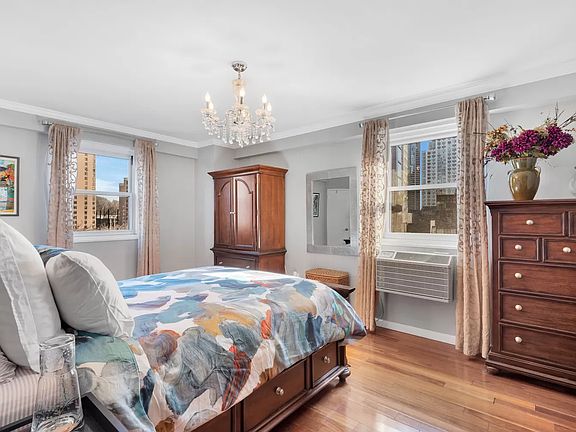 4th image of 191 Willoughby St APT 6B